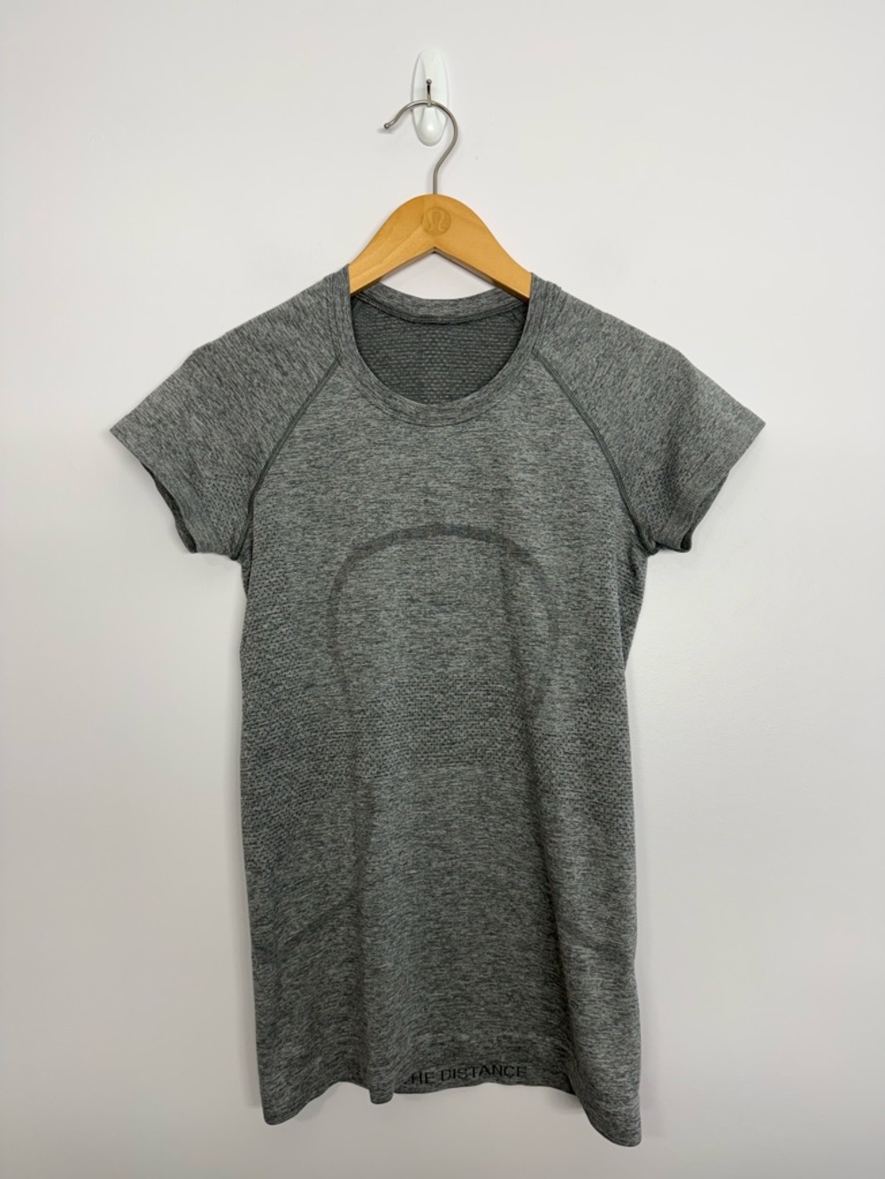 Lululemon Swiftly Tech Short Sleeve 2.0 *Hip Length Slate / White Size 6